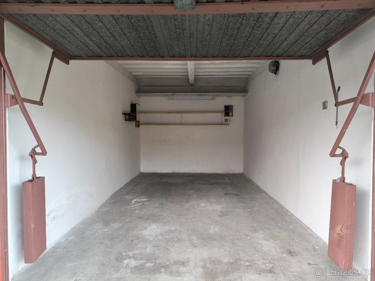 Prodej garáž - Valašské Meziříčí, 757 01, 18 m²