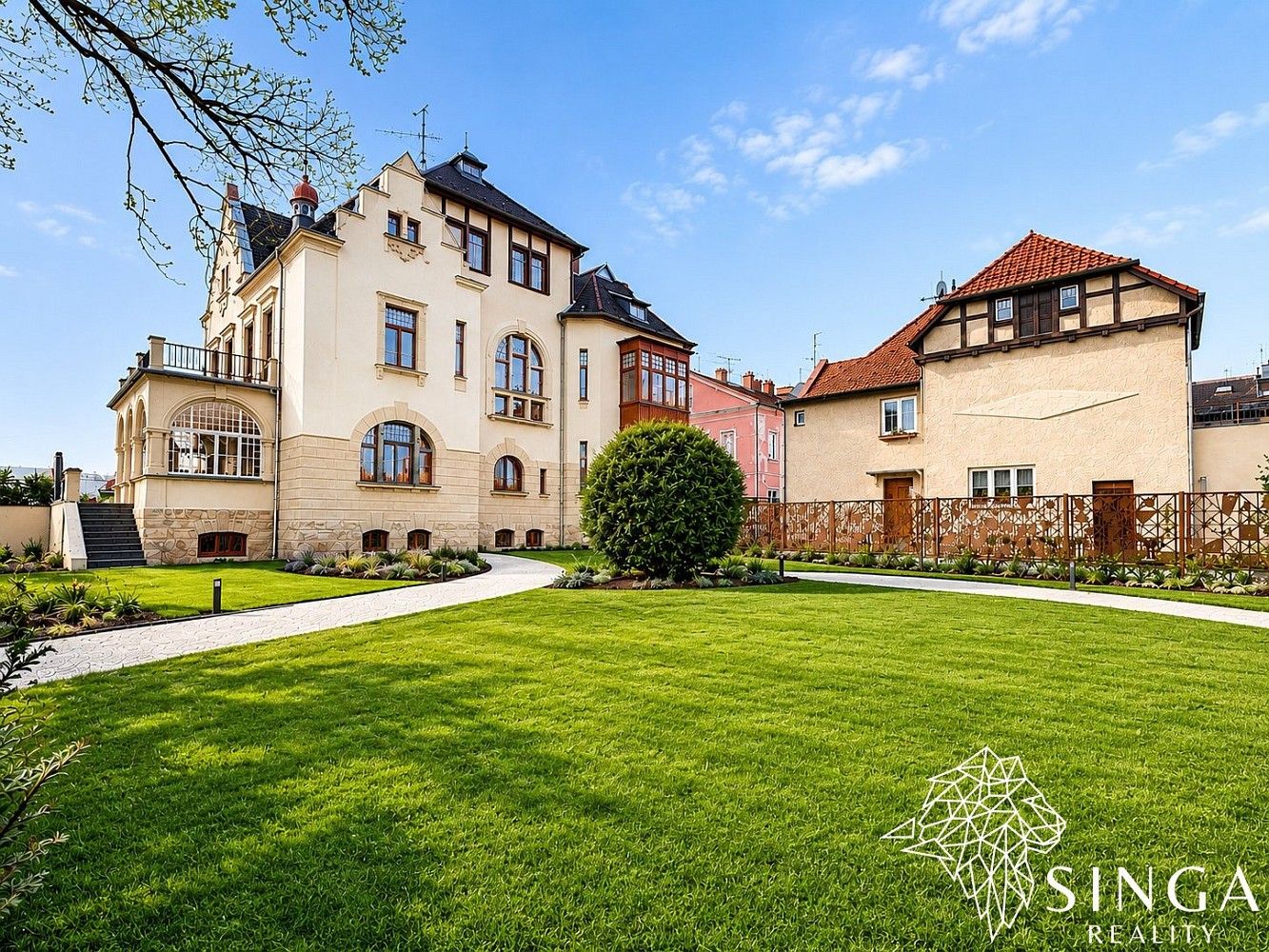Rodinné domy, Revoluční, Krnov - Pod Bezručovým vrchem, okres Bruntál, 900 m² - 1