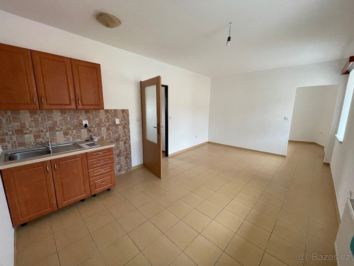 Byty, Lutín, 783 49