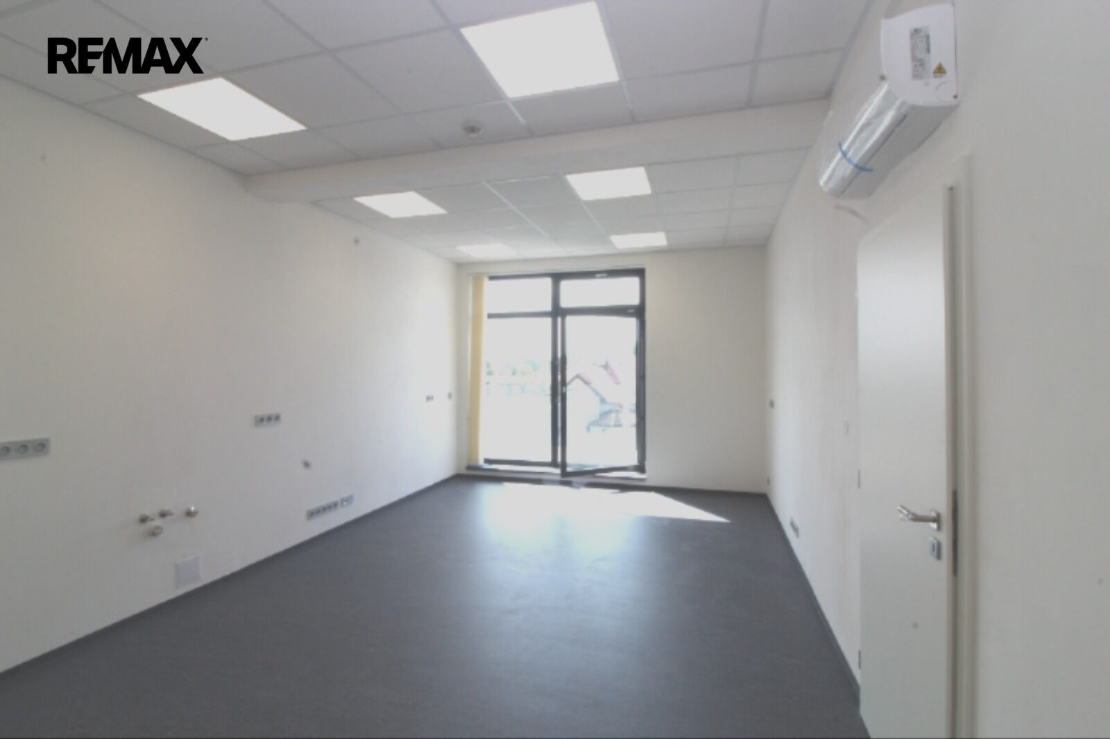 Komerční nemovitost · 49 m² · Náchodská  , Praha Horní Počernice - 3