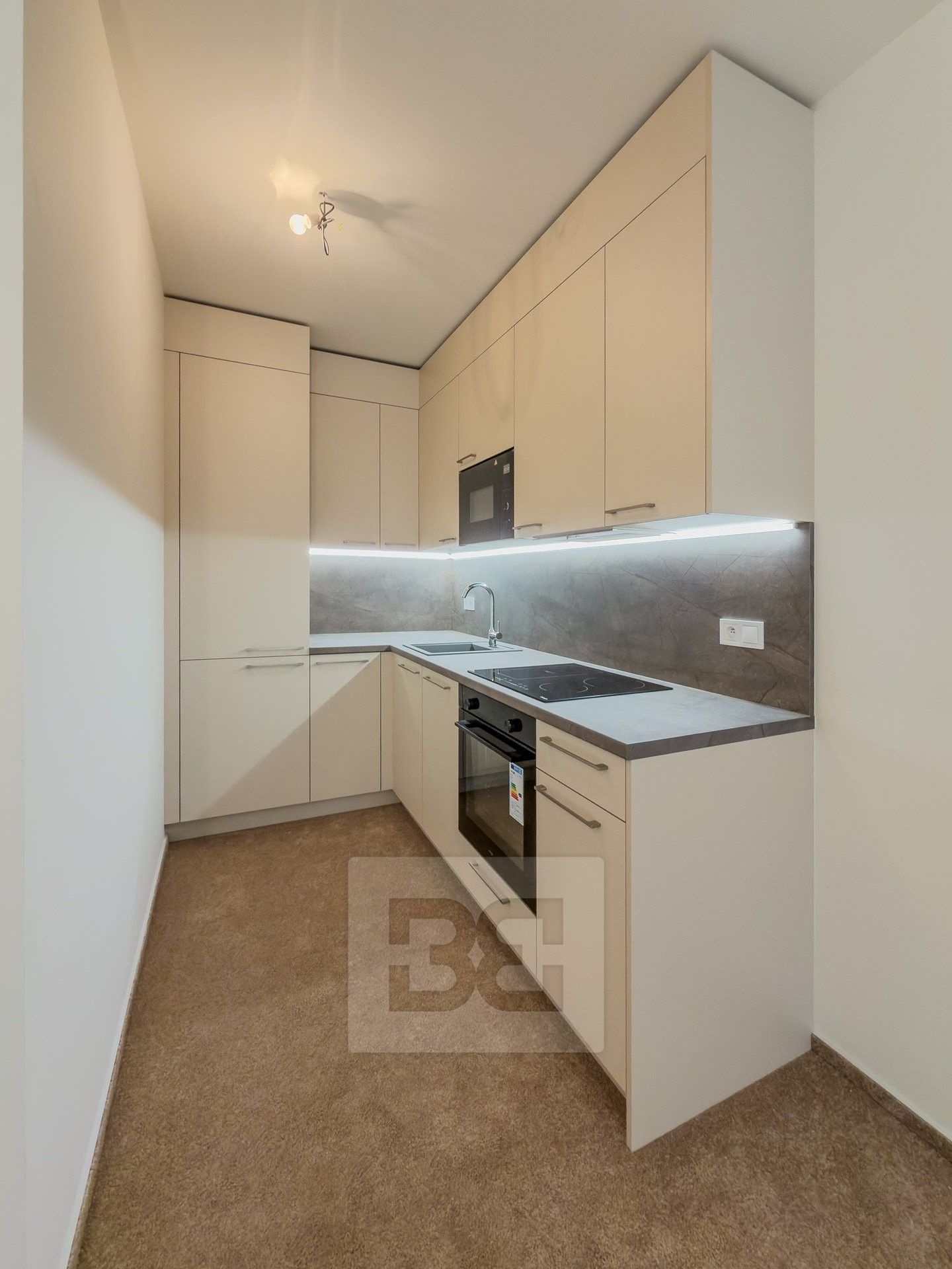 Pronájem byt 2+kk - Gerstelova 1068, Praha Vysočany, 55 m² - 5