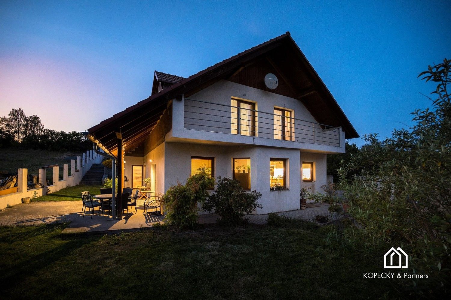 Rodinné domy, Nelahozeves, okres Mělník, Středočeský kraj, 252 m² - 1
