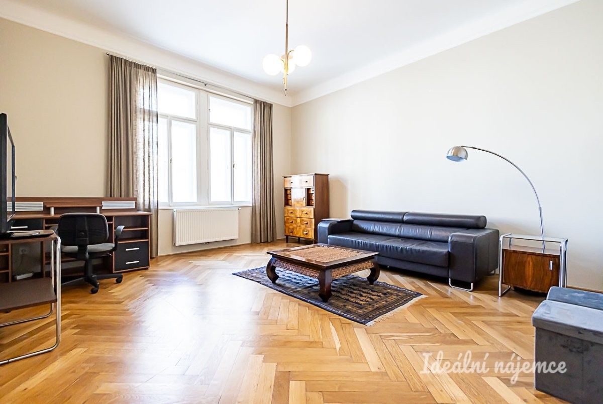 2+1, Pštrossova, Praha, 70 m²