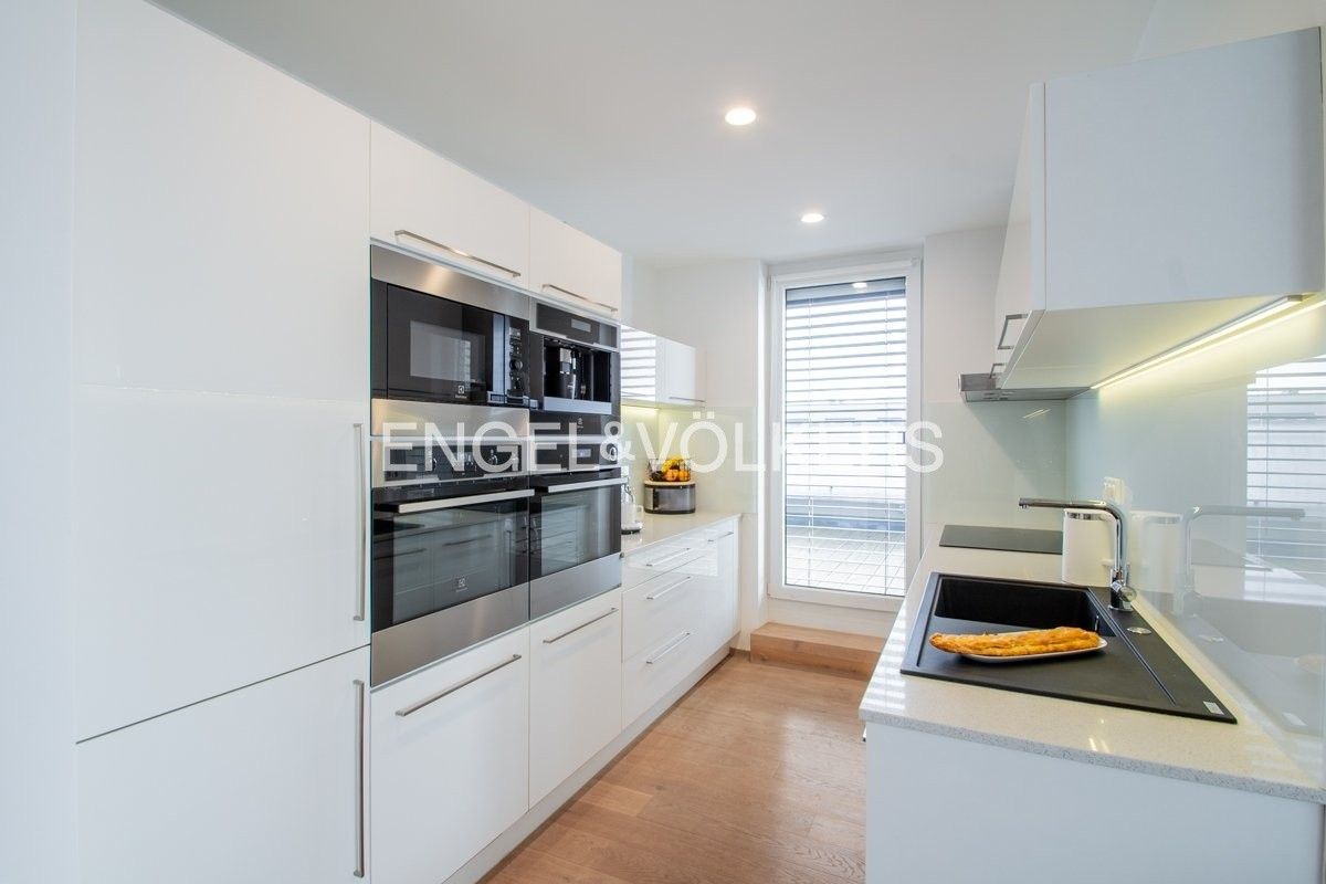 Pronájem byt 4+kk - Padovská, Praha, 119 m²