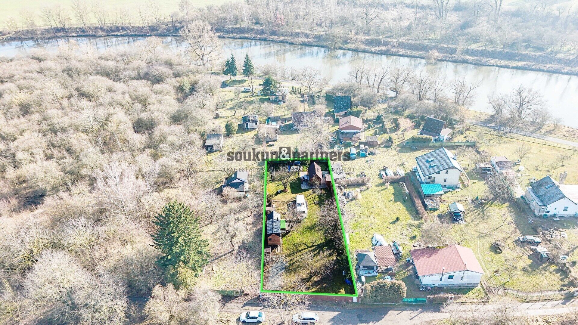 Zahrady, Šárovo kolo, Praha, 977 m²