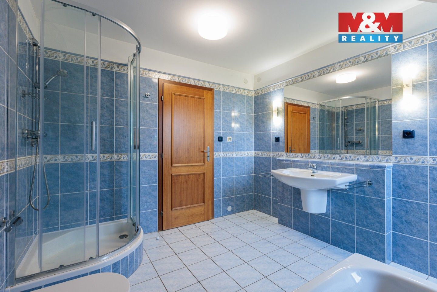 Prodej rodinný dům - Háje, Kolová, 330 m²