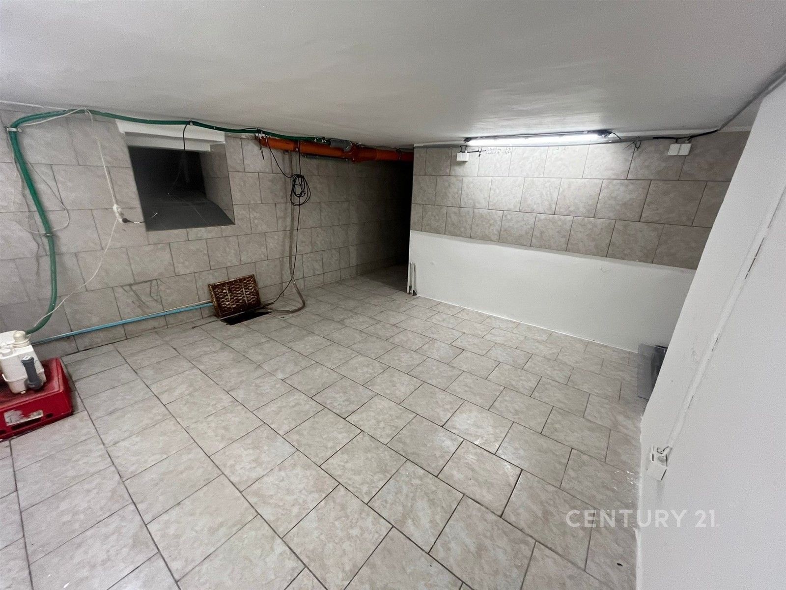 Komerční nemovitost · 233 m² · Hostomice - 3