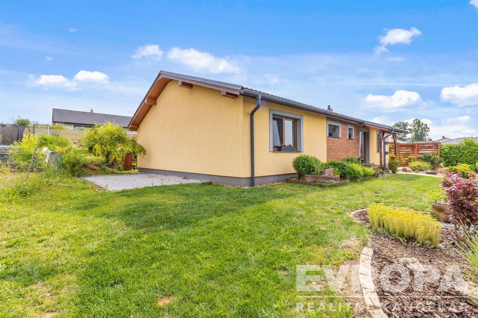 Prodej rodinný dům - Dolní Krupá, 121 m²