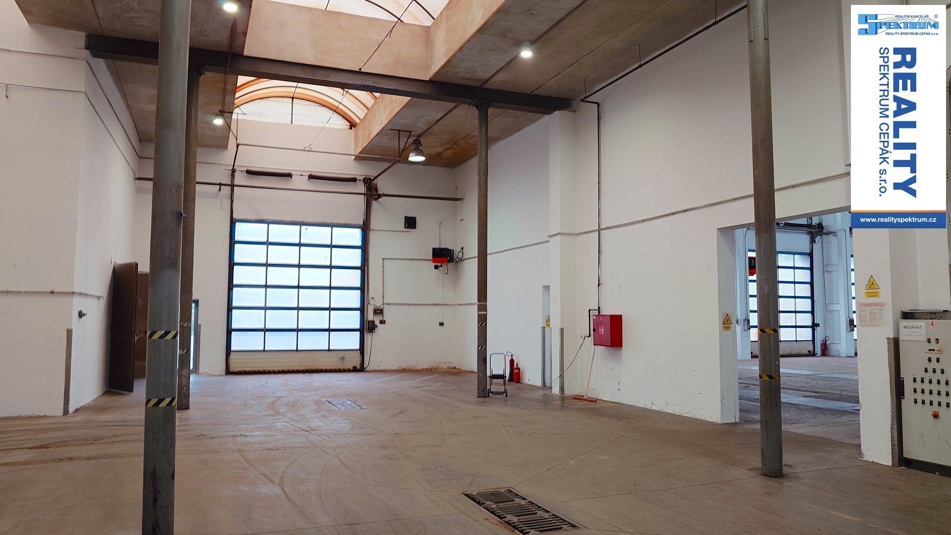 Pronájem výrobní prostory - Hůrecká, Lišov, 2 m²