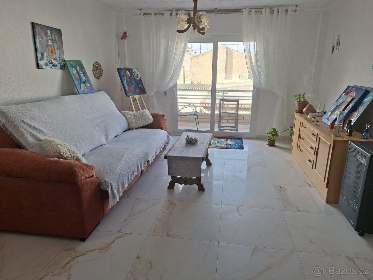 Byty, 987 66, Zahraničí