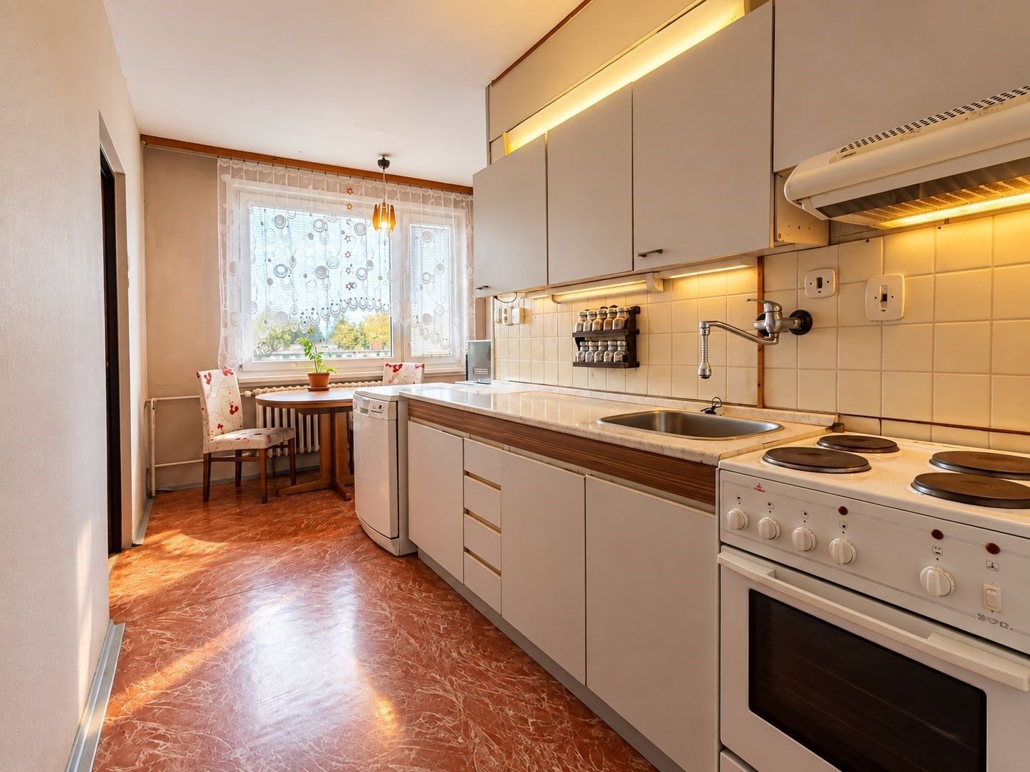 3+1, Generála Svobody, Chvaletice, 83 m² - 2