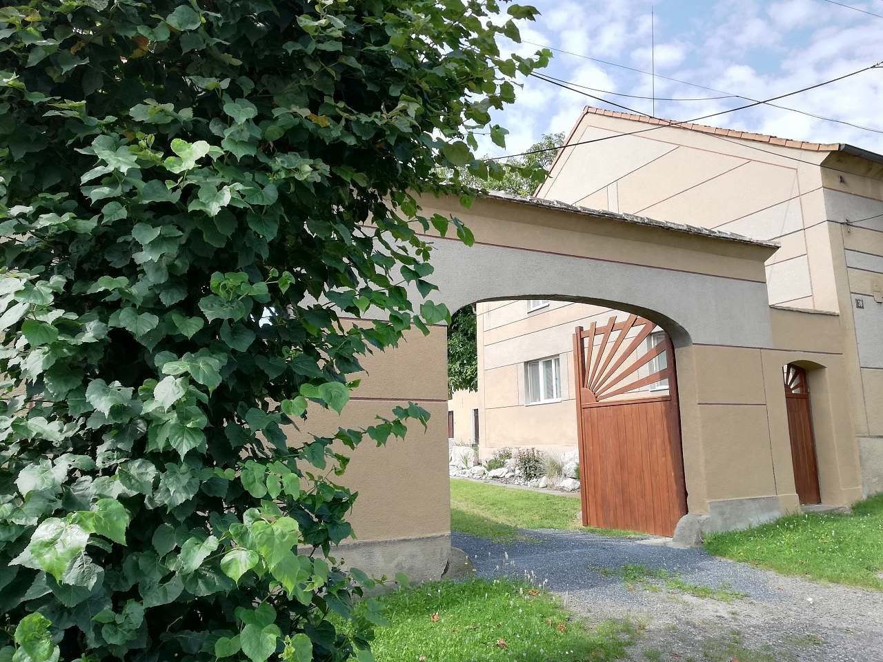 Chaty, Bzová u Hořovic, Středočeský kraj