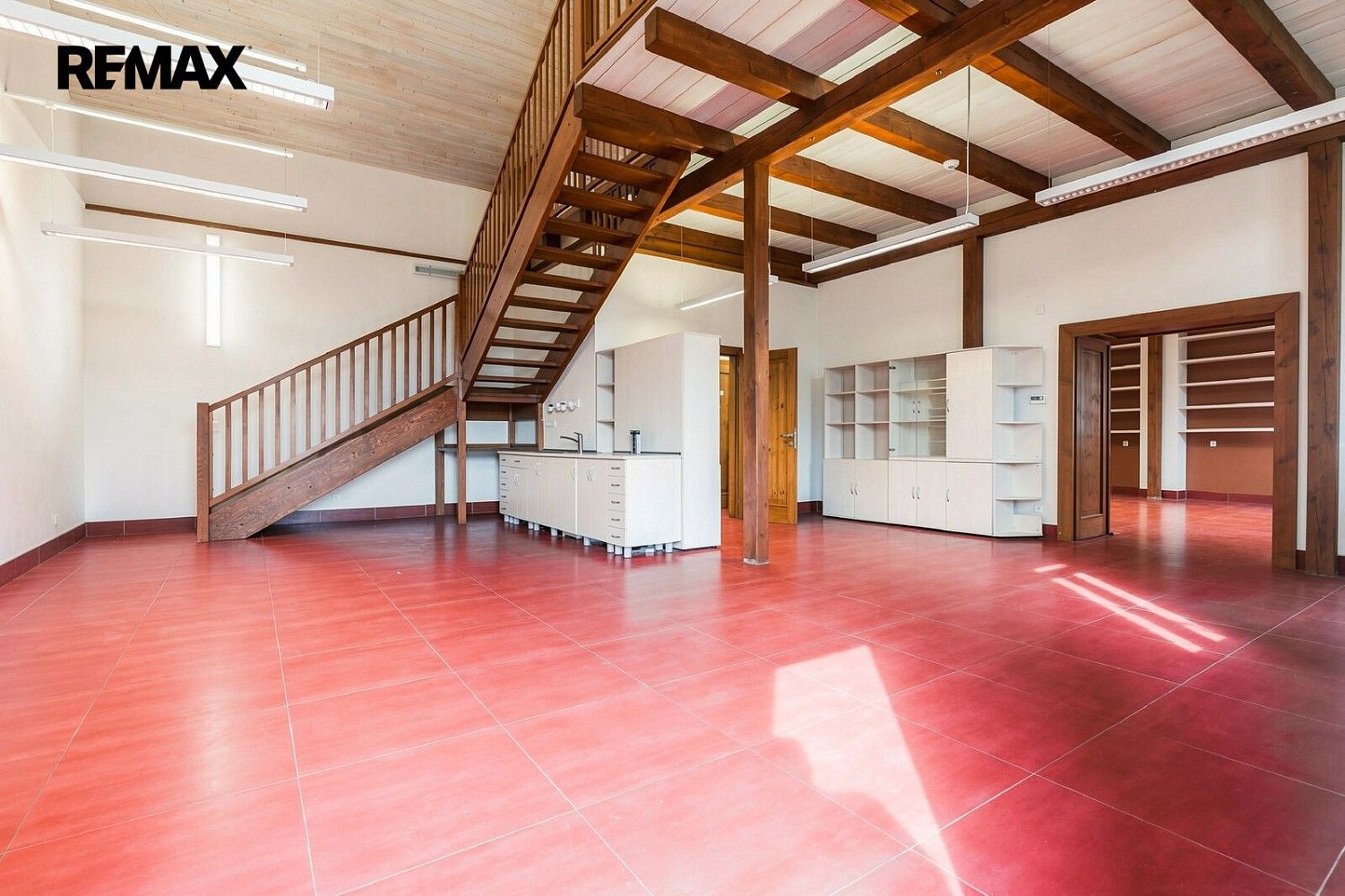 Obchodní prostory, Zeleneč, okres Praha-východ, Středočeský kraj, 215 m²