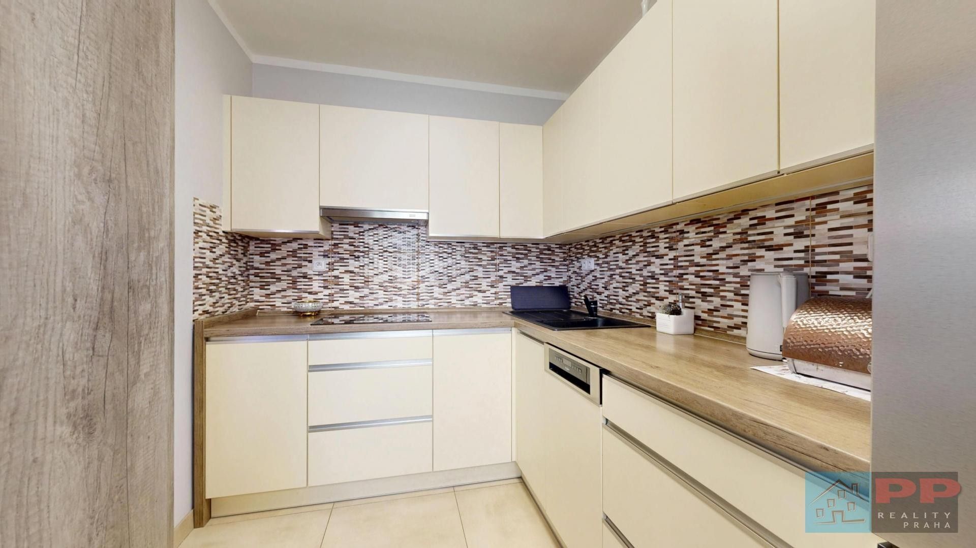 Prodej byt 3+1 - Čeperská, Praha, 77 m² - 5