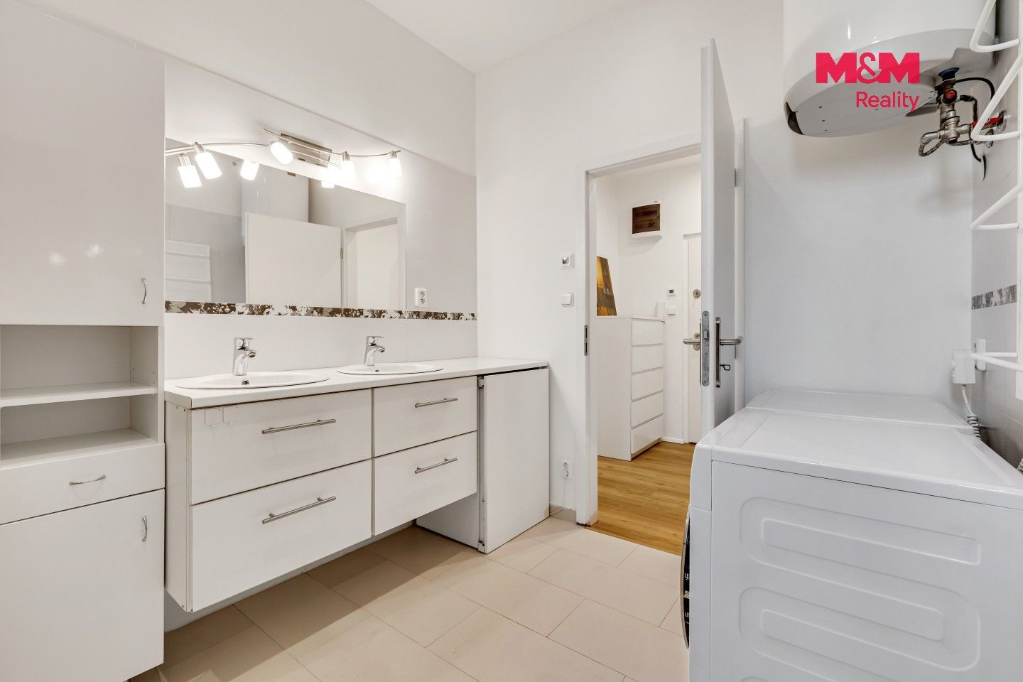 Byt 1+kk · 38 m² · V břízkách, Praha - 3