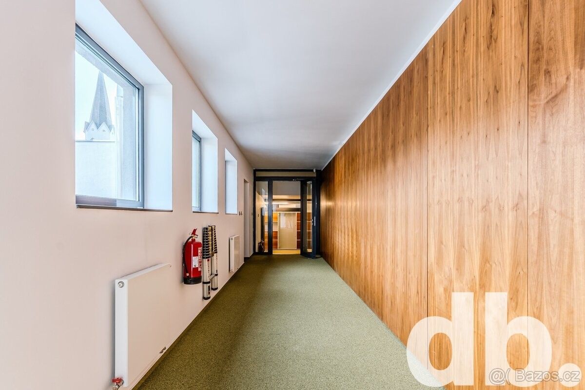 Pronájem kancelář - Cheb, 350 02