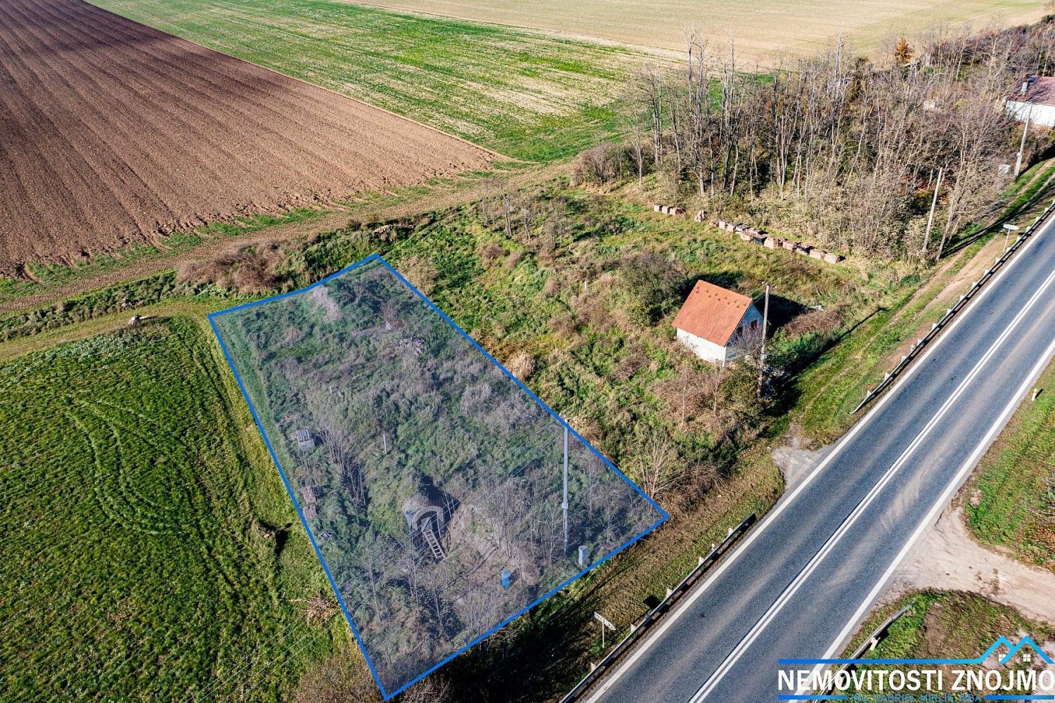 Komerční pozemek, 800 m²