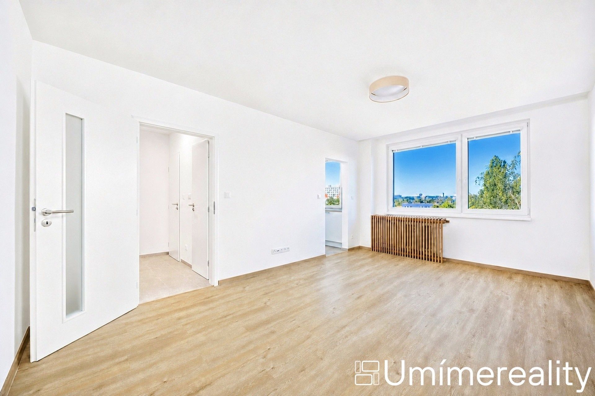 1+1, Valentova, Praha, 30 m² - 2