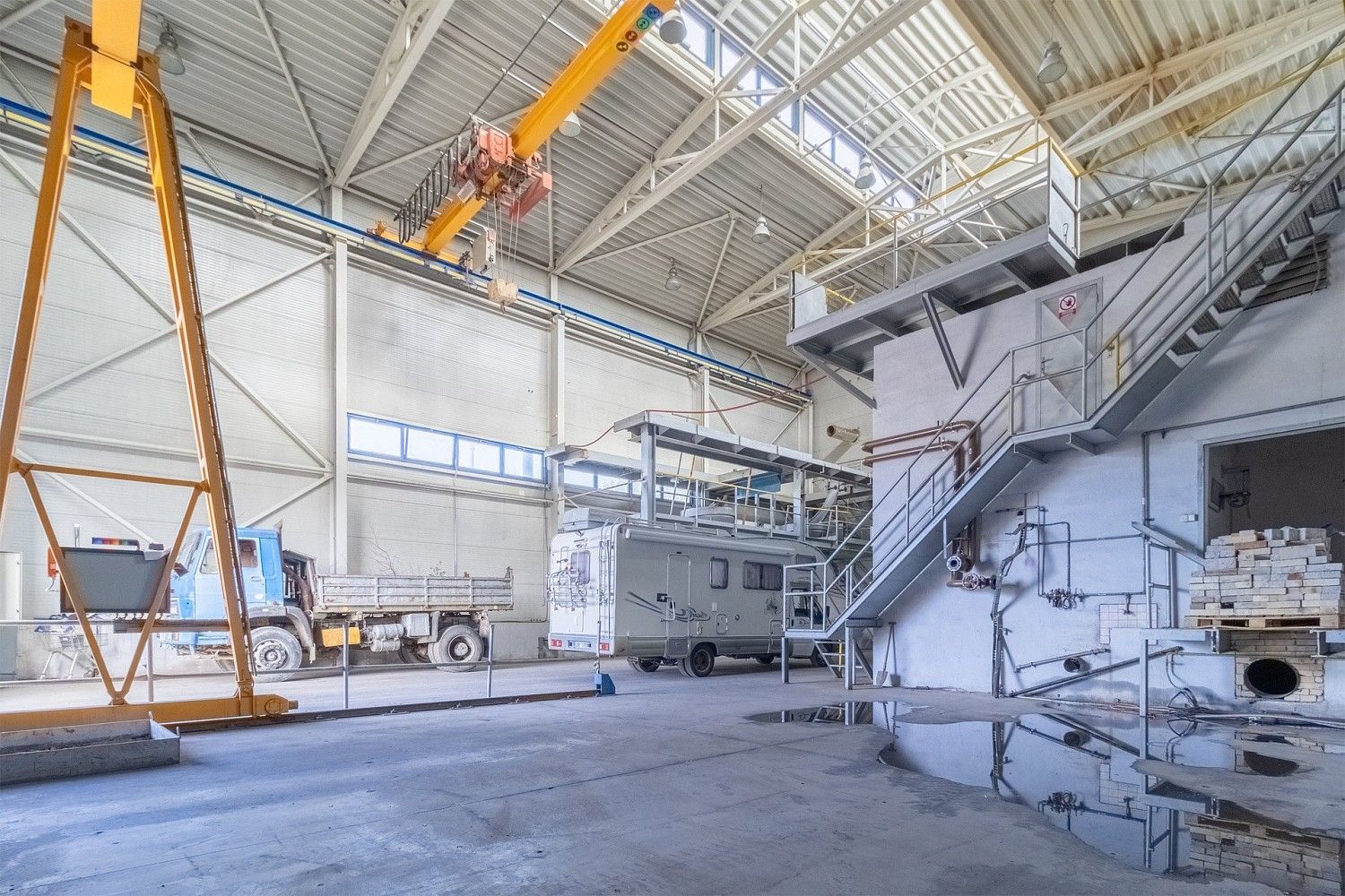 Sklady, Mníšek pod Brdy, okres Praha-západ, Středočeský kraj, 1 064 m² - 2