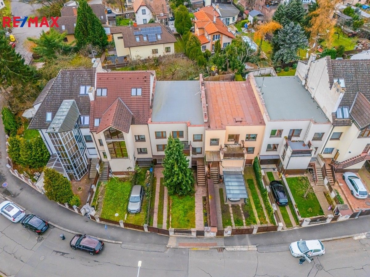 Prodej rodinný dům - K dolům, Praha, 390 m²