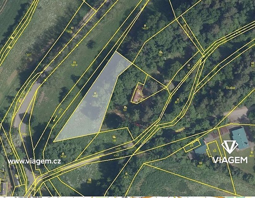 Les, 1 569 m²