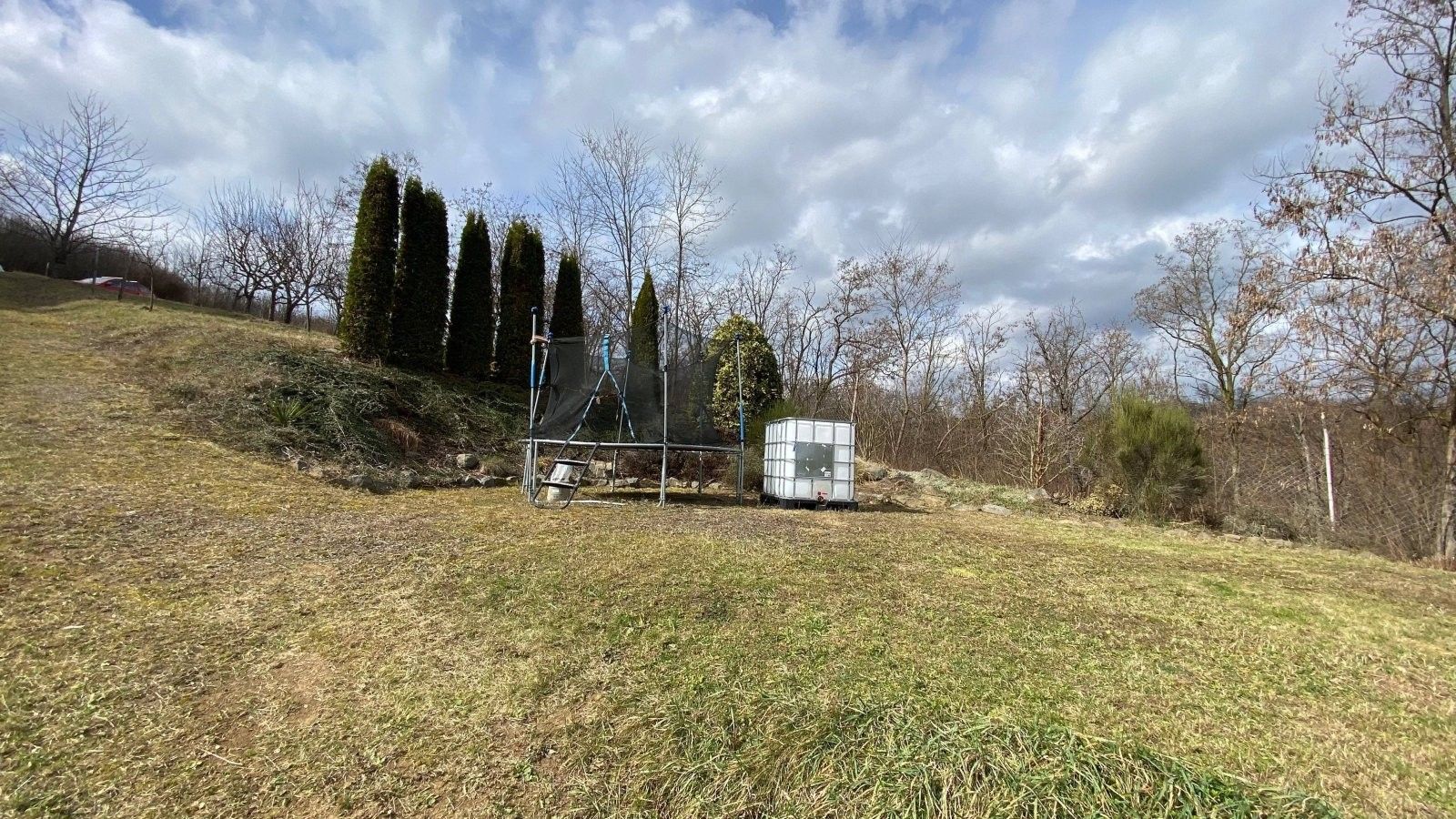 Zahrady, Dolní Kounice, 2 318 m²