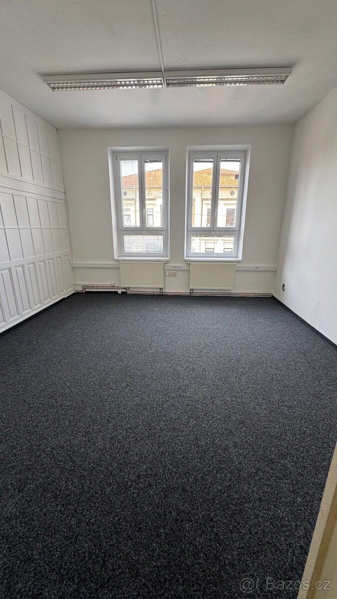 Kanceláře, Pardubice, 530 02