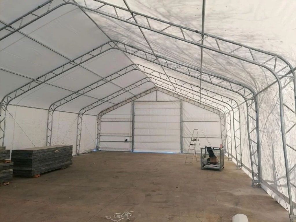 Sklady, Liteň, 267 27