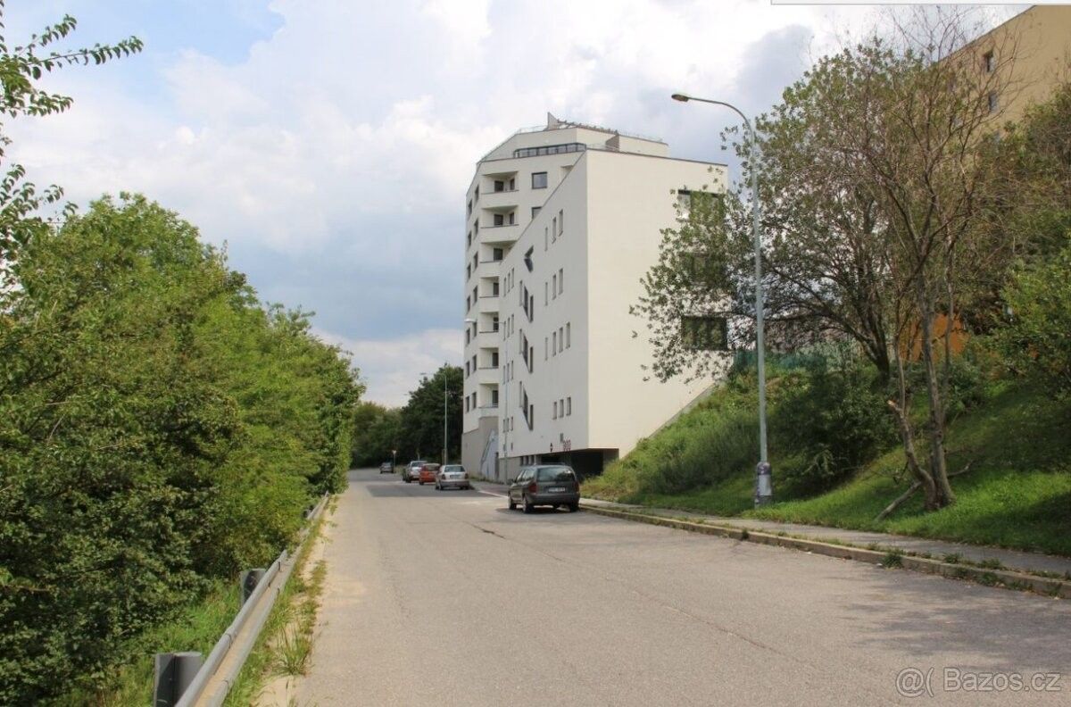 Pronájem garáž - Praha, 100 00