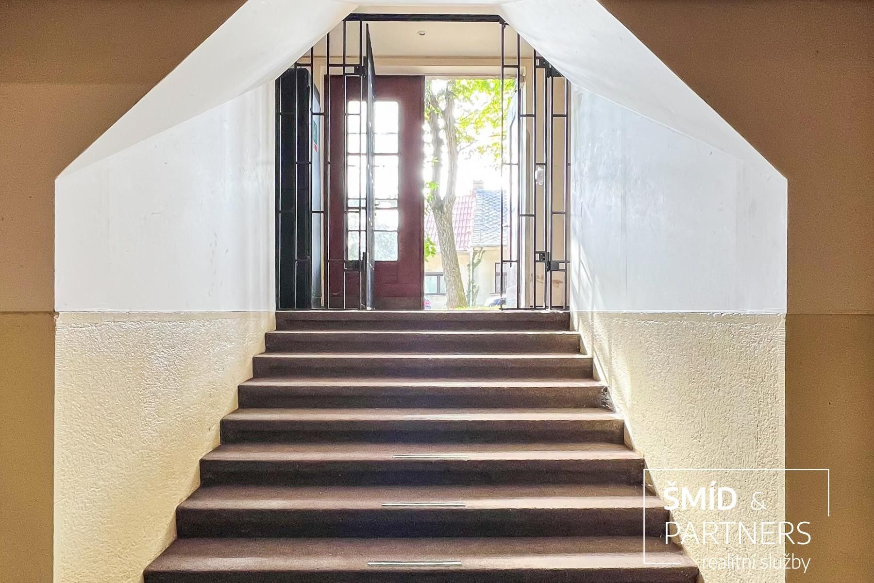 Pronájem komerční - Husovo náměstí, Kolín, 300 m²