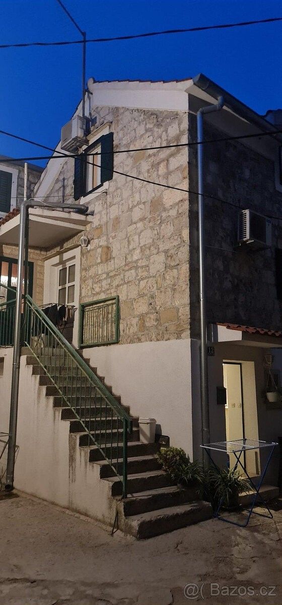 Prodej rodinný dům - 987 66, Zahraničí