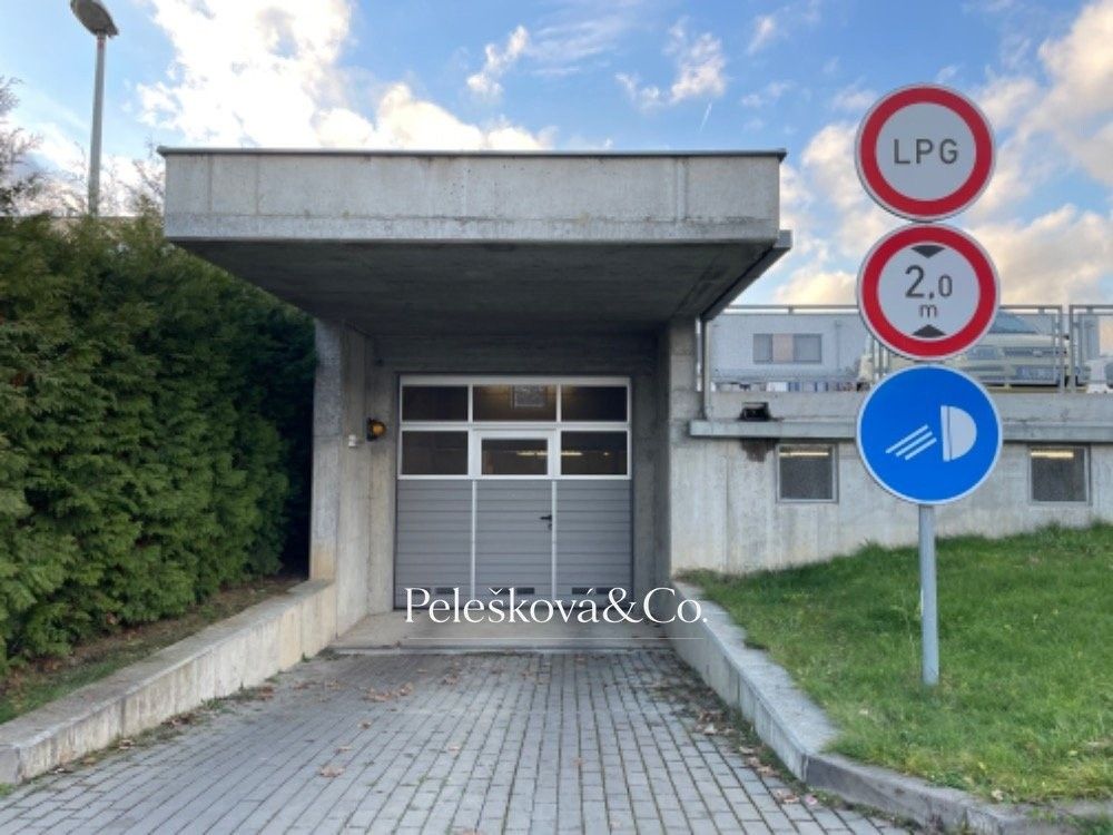 Garáž, 19 m²