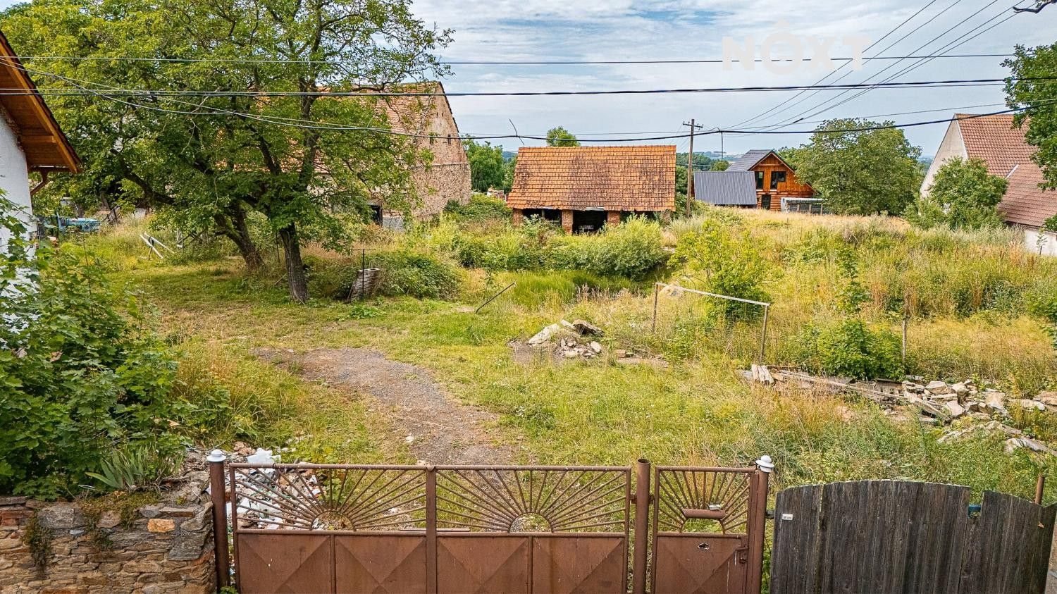 Prodej rodinný dům - Černíny Bahno, 330 m² - 5