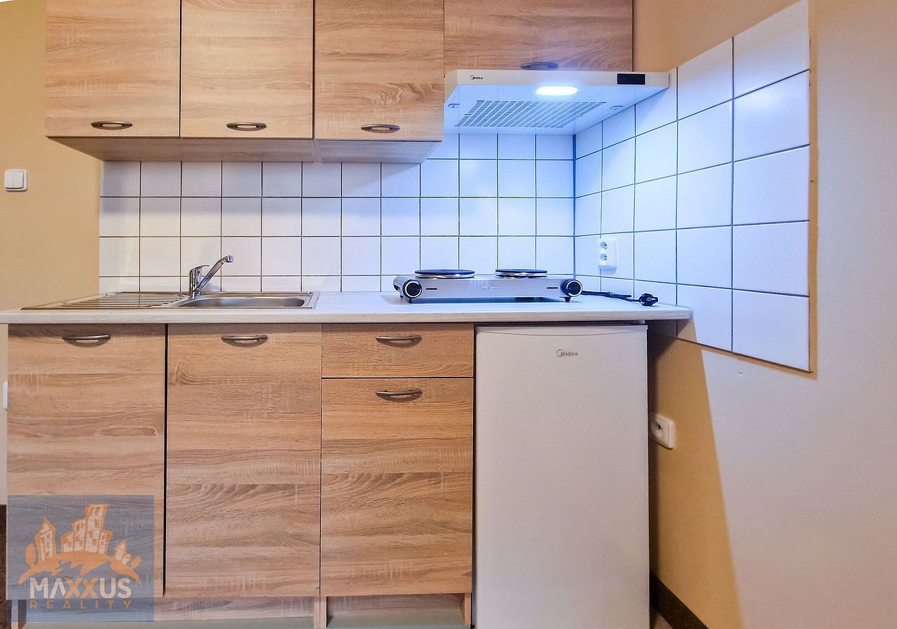 Pronájem byt 1+kk - Karlovarská, Praha 6 - Řepy, 22 m² - 2