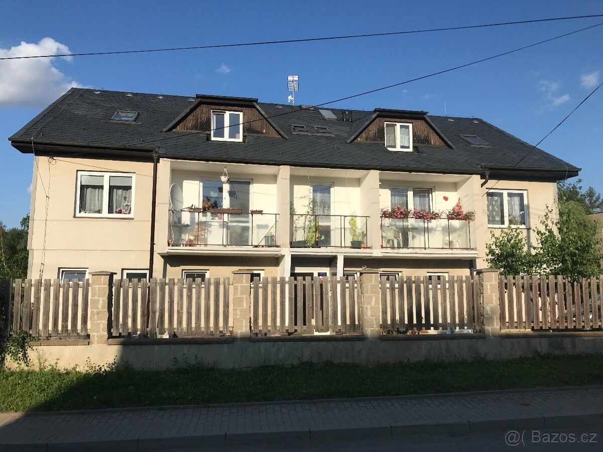 Byty, Oráčov, 270 32