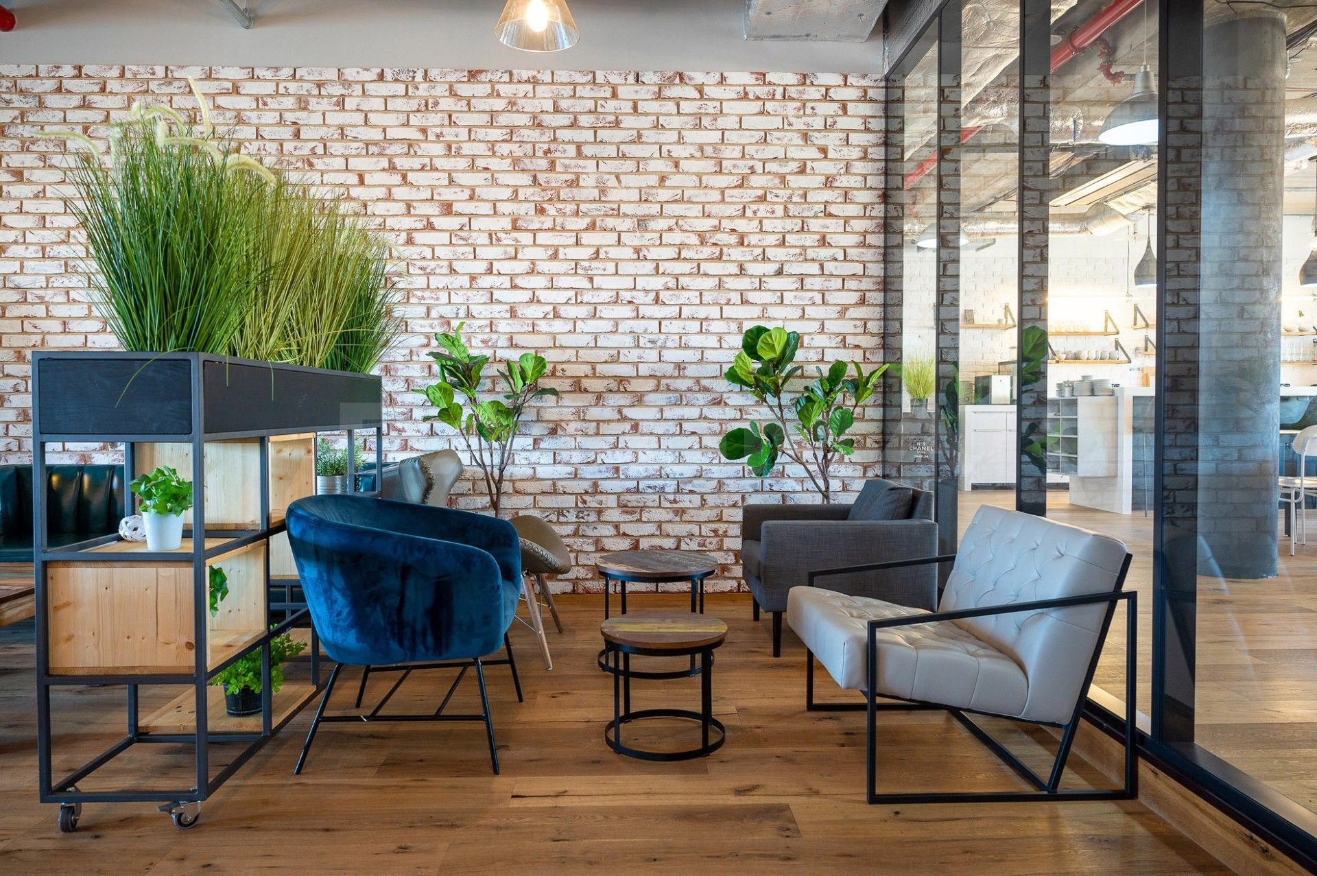 Pronájem kancelář - Pernerova, Praha, 1 797 m²