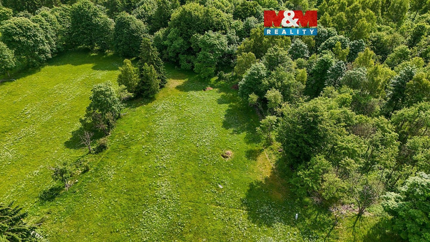 Pozemek pro bydlení, 2 450 m²