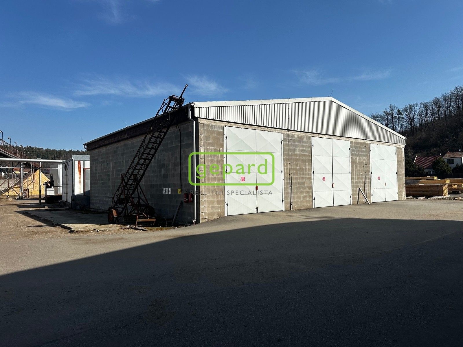 Sklady, Tetčice, 275 m²