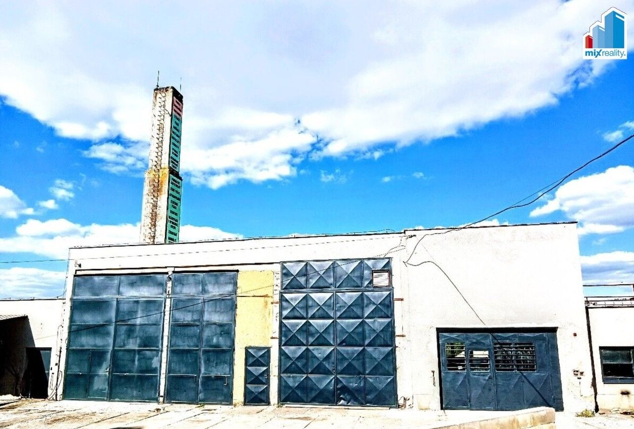 Sklady, Nádražní, Radnice, 63 m²