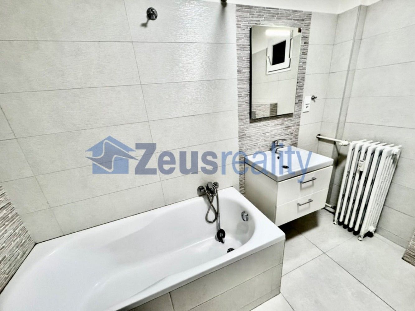 Byt 1+1 · 47 m² · Praha - Smíchov, okres Praha 5, Hlavní město Praha - 4