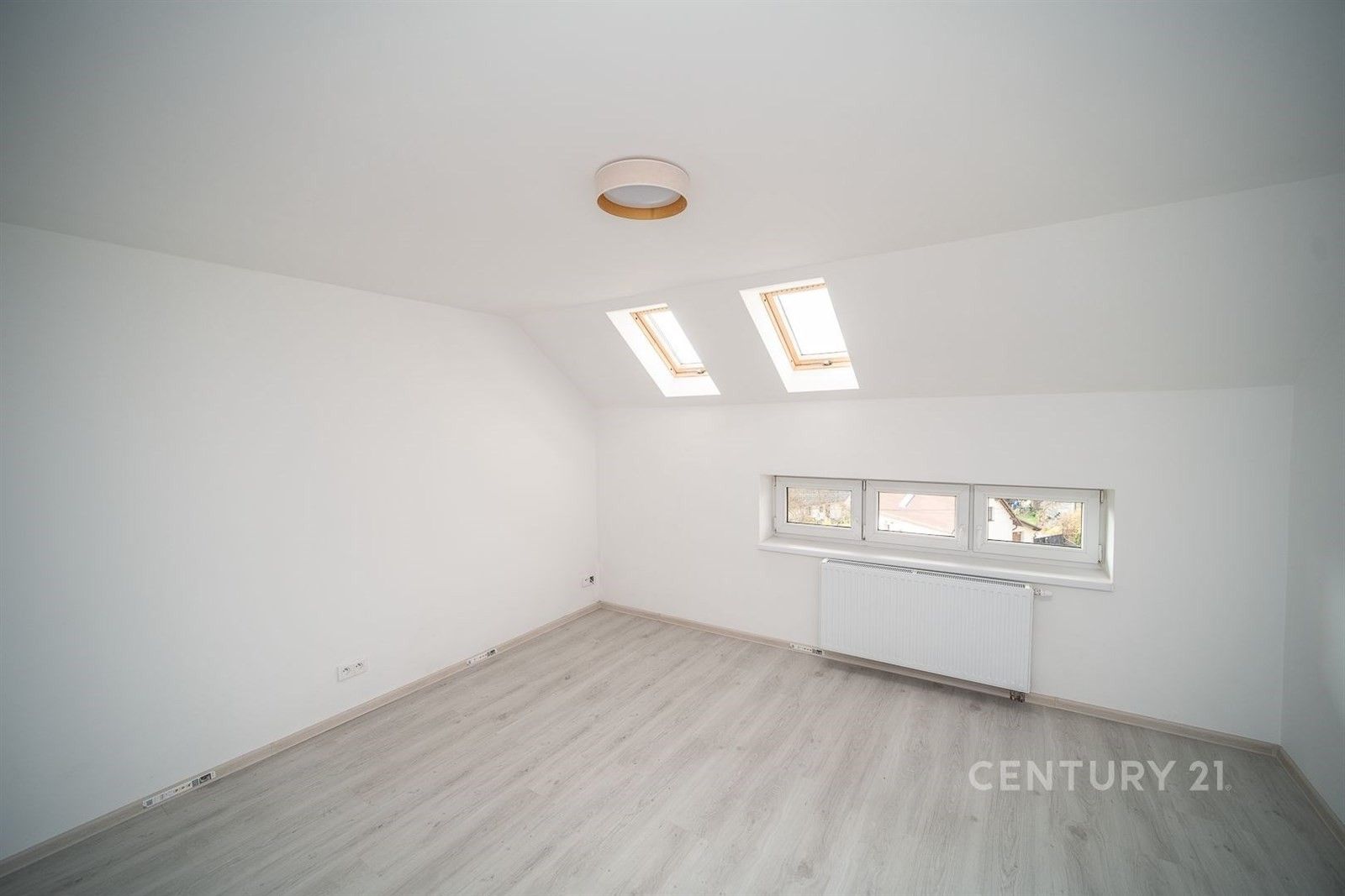 Kancelář · 30 m² · Jenišovice - 3