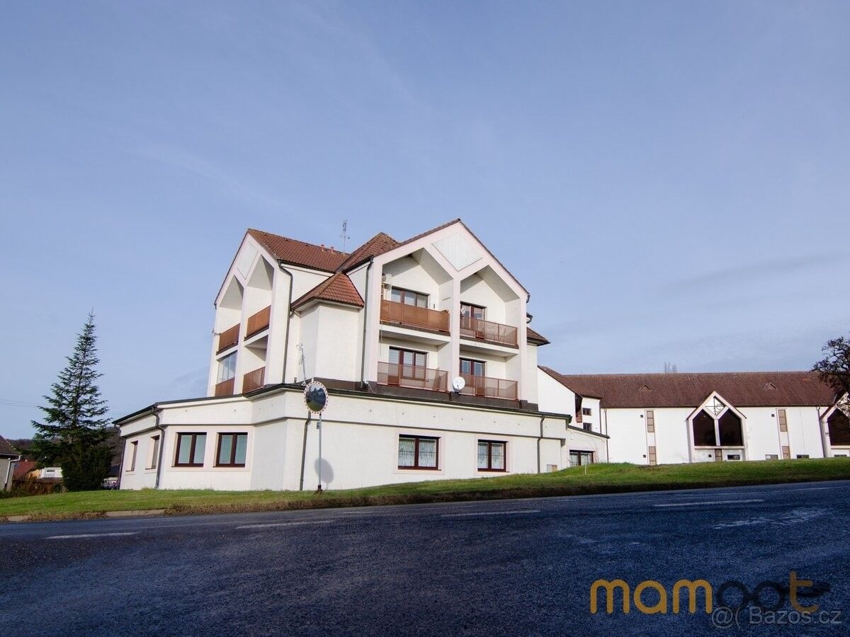 Pronájem byt - Dobrovice, 294 41