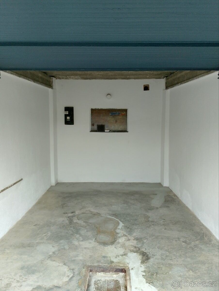 Garáže, Plzeň, 301 00