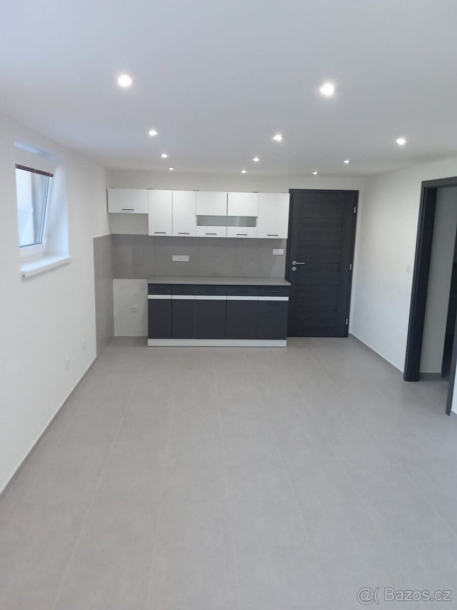 Rodinné domy, Uherský Brod, 687 34