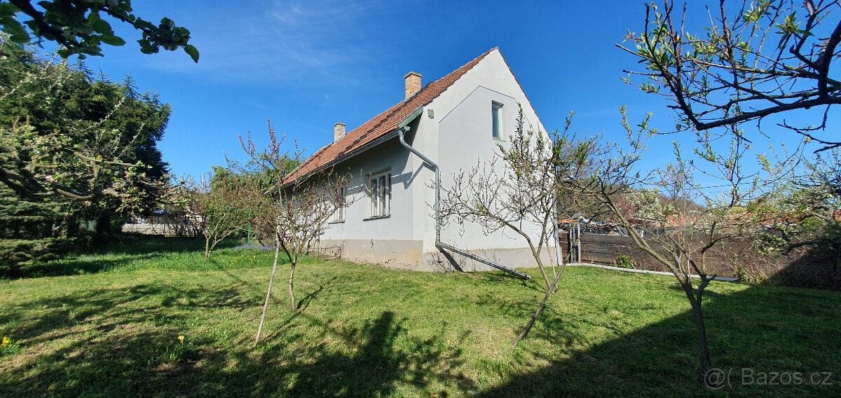 Rodinné domy, Úžice u Kralup nad Vltavou, 277 45 - 1