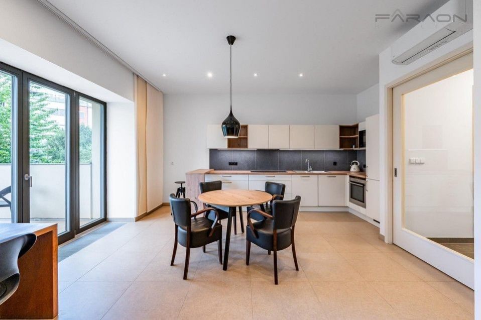 Pronájem byt 2+kk - Na Hubálce, Praha, 72 m² - 5