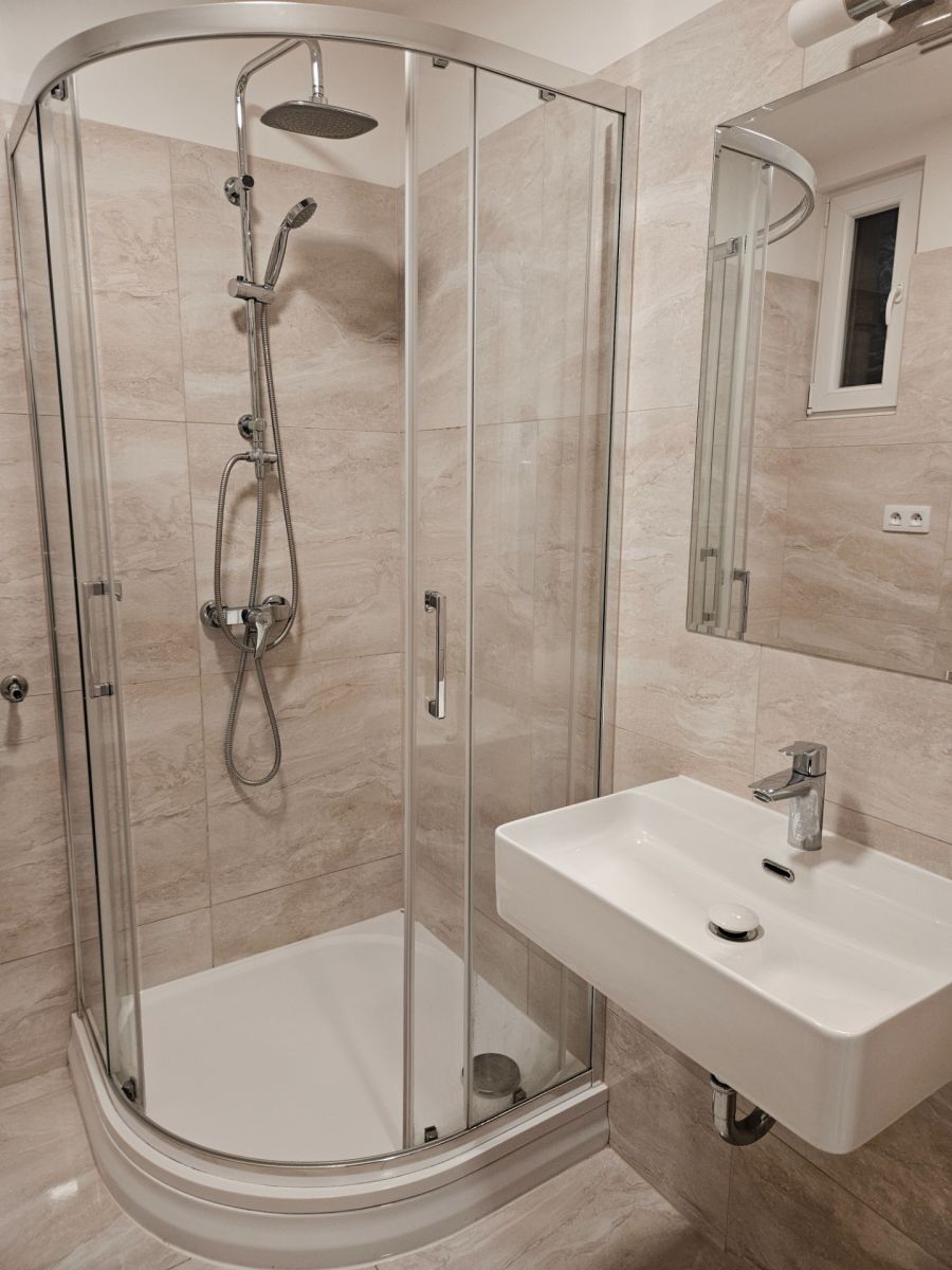 Pronájem byt 1+kk - Sochařská, Praha - Bubeneč, 29 m² - 5
