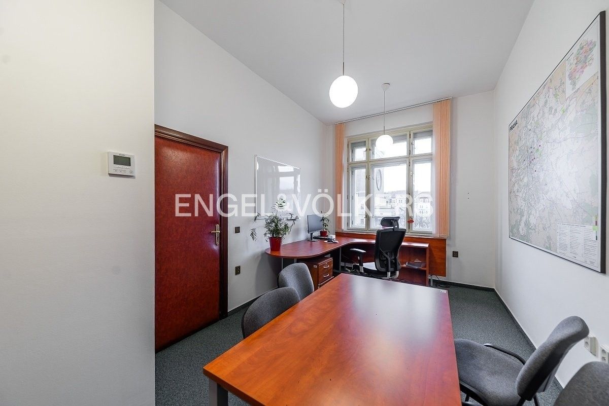 Pronájem kancelář - Vinohradská, Praha, 224 m²