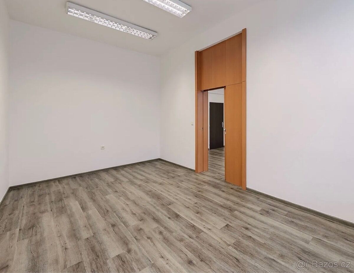 Pronájem kancelář - Praha, 120 00