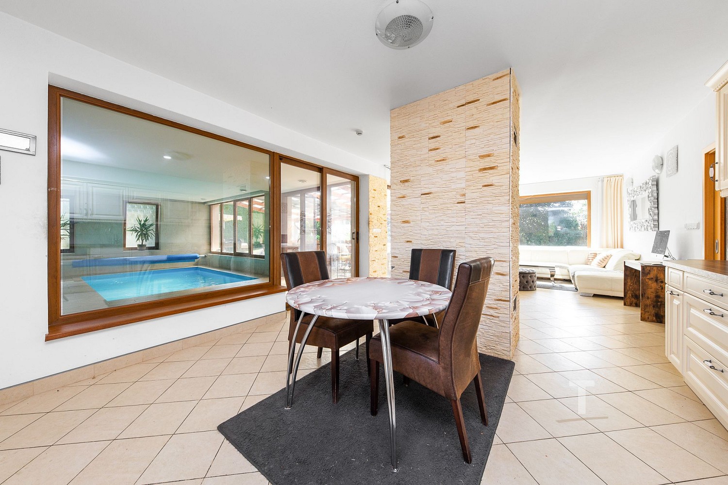 Prodej rodinný dům - Lechovice, okres Znojmo, 280 m² - 5